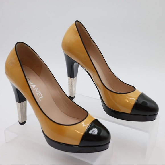CHANEL Multicolor Patent Leather Metal Heel Pumps Size 37 1/2 - Picture 1 of 11